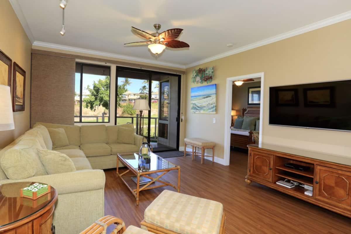 Condo, 2 Bedrooms, Golf View (Partial Ocean View (75)) | Front of property