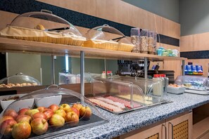 Café da manhã com buffet todos os dias mediante uma taxa