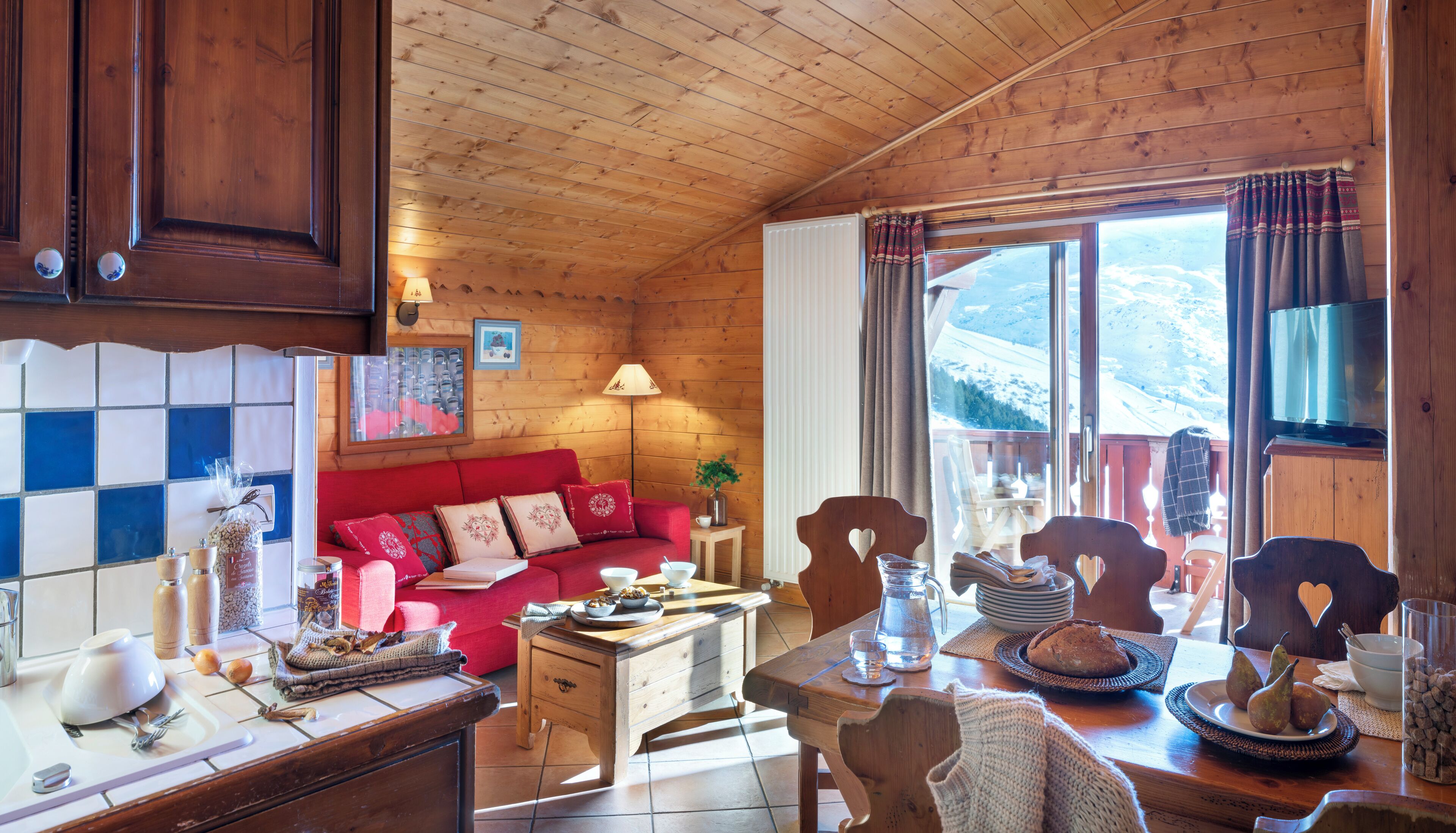 Departamento, 2 habitaciones | Área de sala de estar | Televisión 