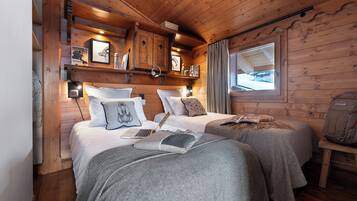 StrykjÀrn/strykbrÀda, gratis barnsÀngar, gratis wi-fi och sÀngklÀder