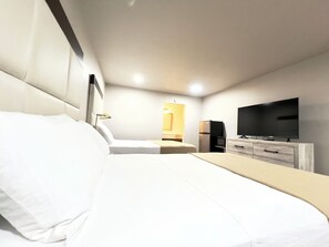 Economy Room, 2 Queen Beds, Non Smoking | Living area