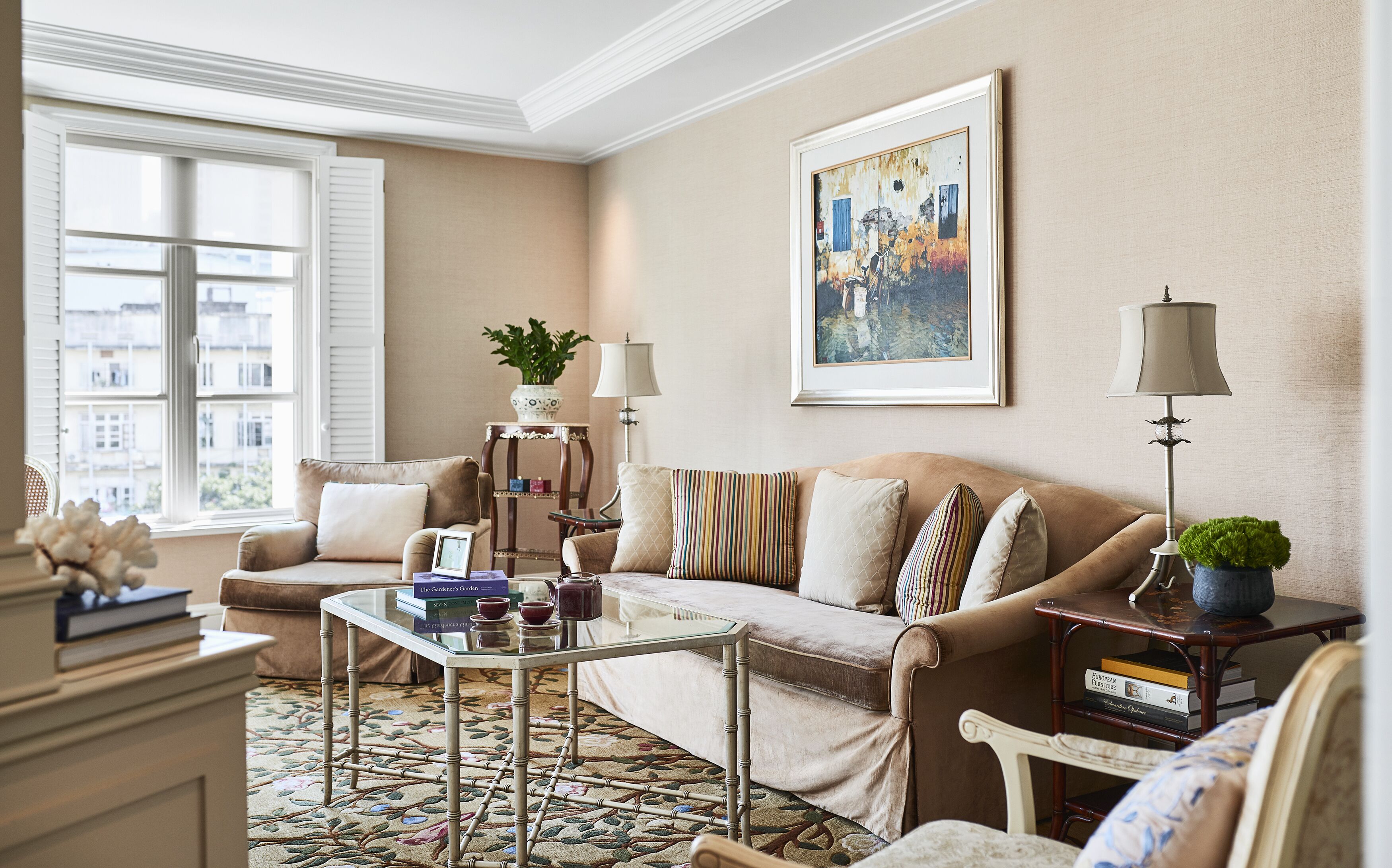 Suite (Lam Son) | Hypo-allergenic bedding available, minibar, in-room safe, desk