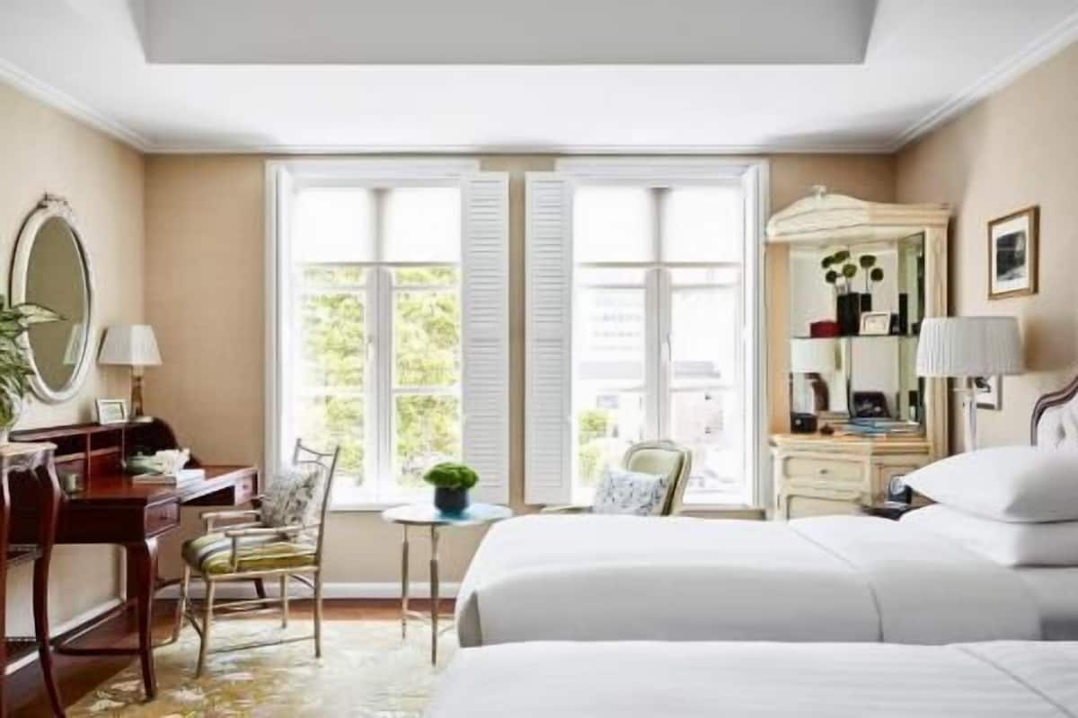 Literie hypoallergénique, minibar, coffres-forts dans les chambres
