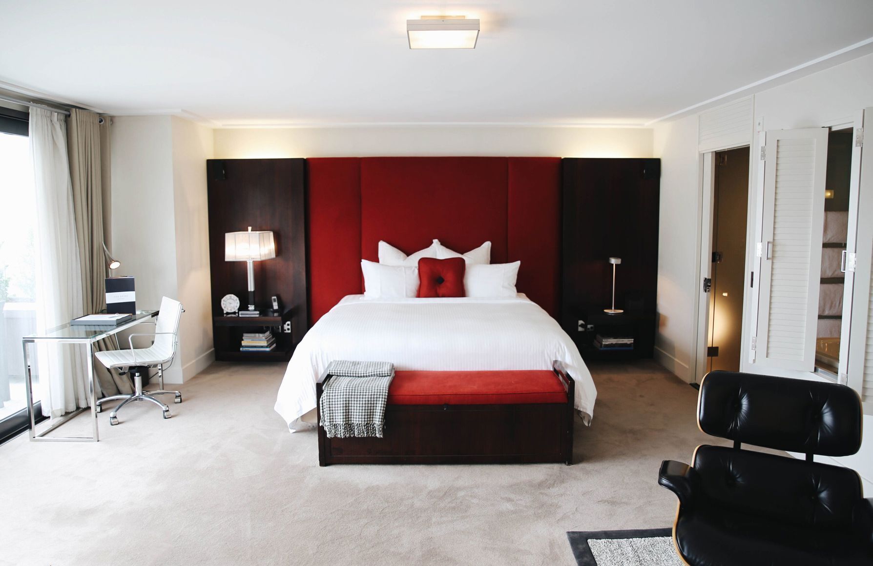 Down comforters, pillowtop beds, free minibar items, in-room safe