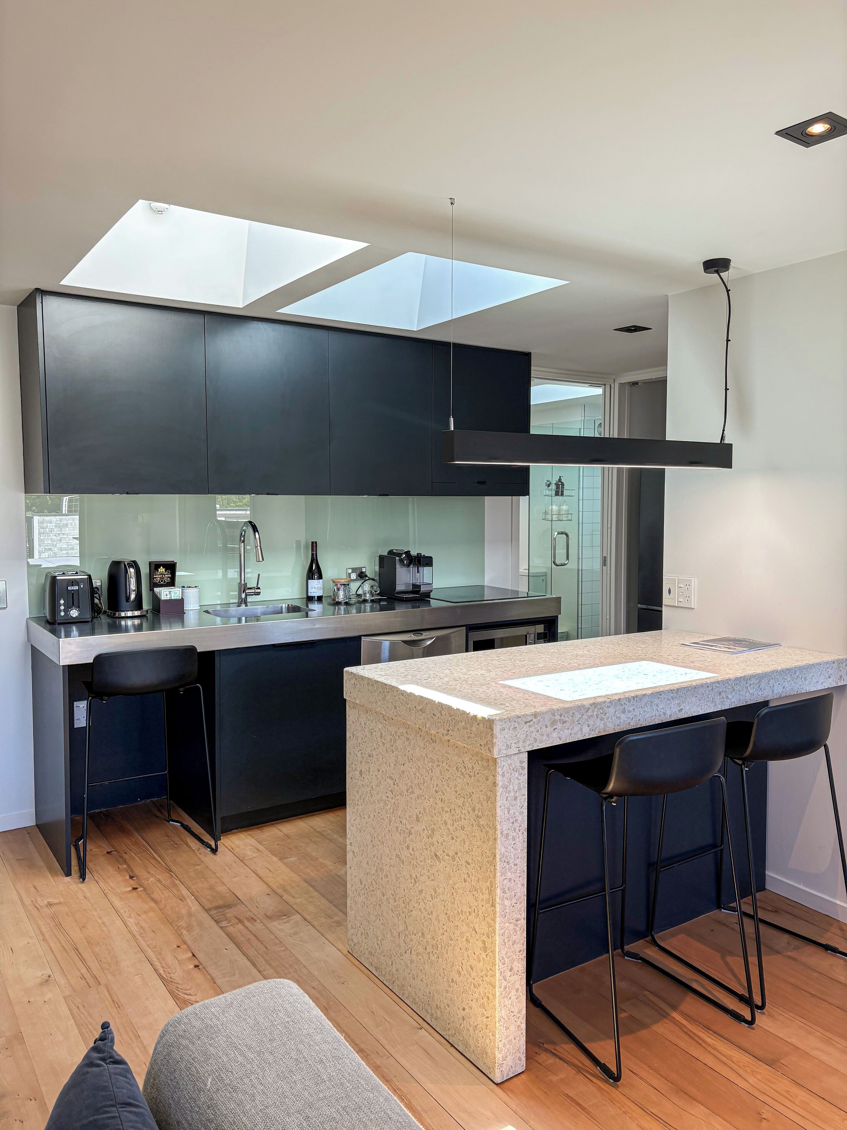 spire deluxe apartment | private kitchen | fridge, dishwasher, coffee/tea maker, electric kettle