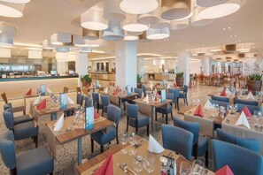 3 restaurants, lunch served, Italian cuisine