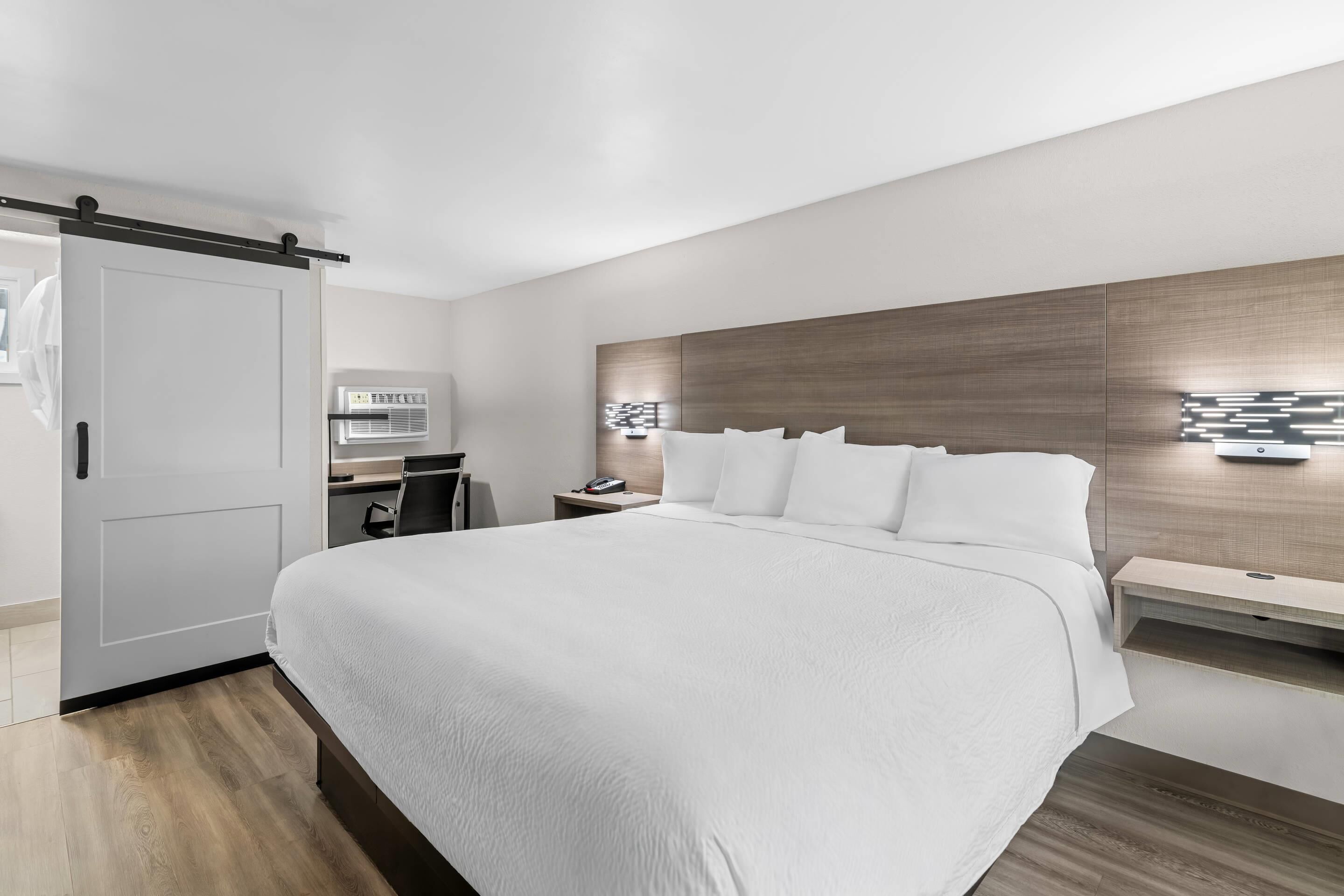 Standardzimmer, 1 King-Bett, Nichtraucher | Kostenloses WLAN, Bettwäsche, Wecker