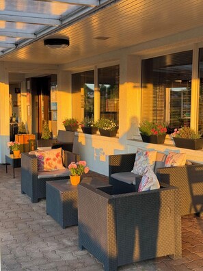 Terrace/patio - Brit Hotel Besançon L'Horloge (Besancon)