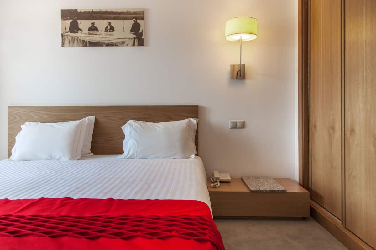 standard double room | desk, blackout curtains, soundproofing, iron/ironing board