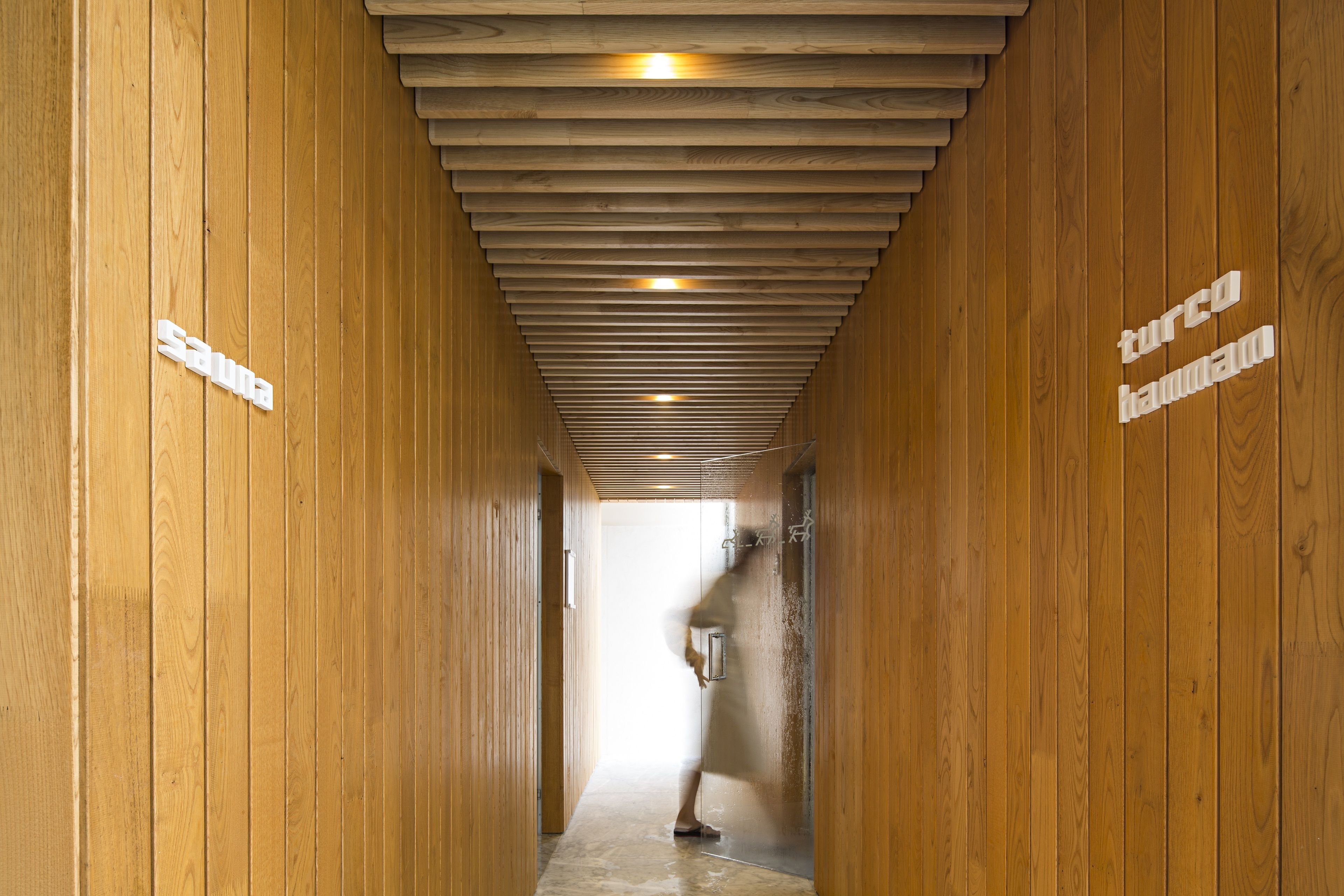 couples treatment room(s), sauna, hot tub, steam room, body treatments