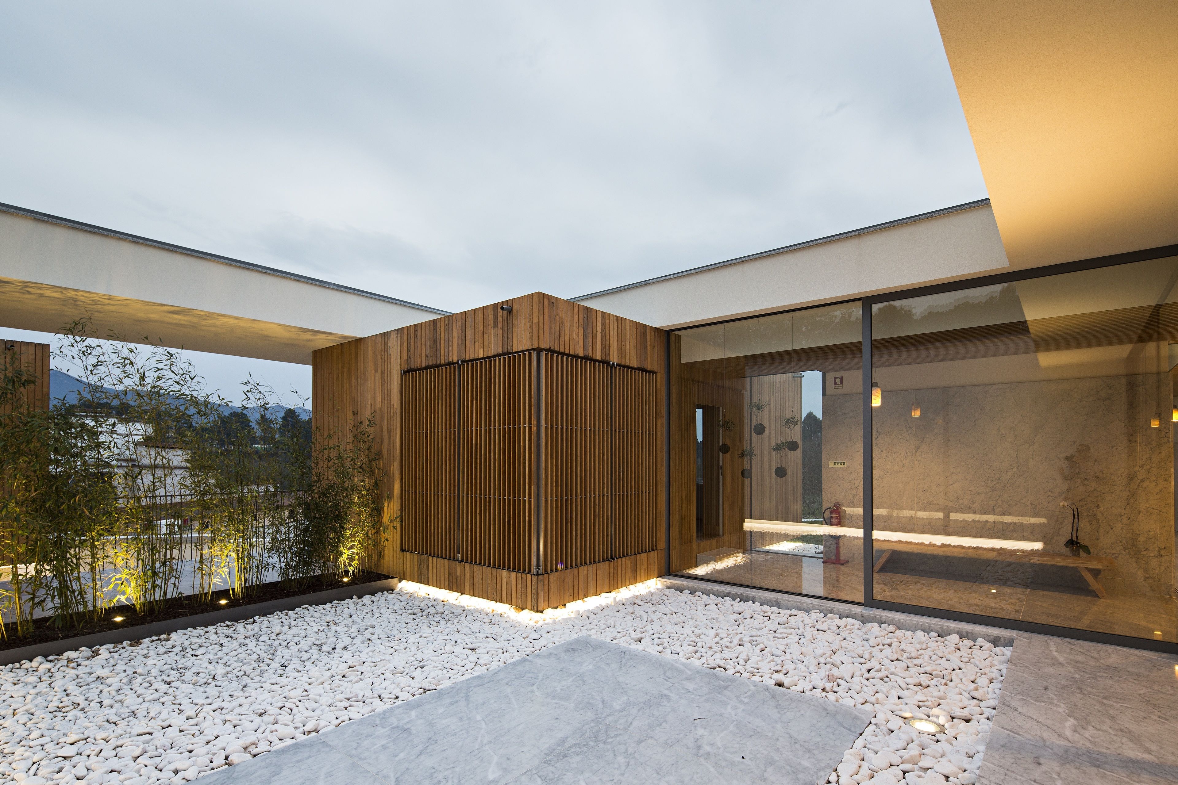 couples treatment room(s), sauna, hot tub, steam room, body treatments