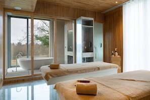 Salle de soins pour les couples, sauna, spa, bain de vapeur