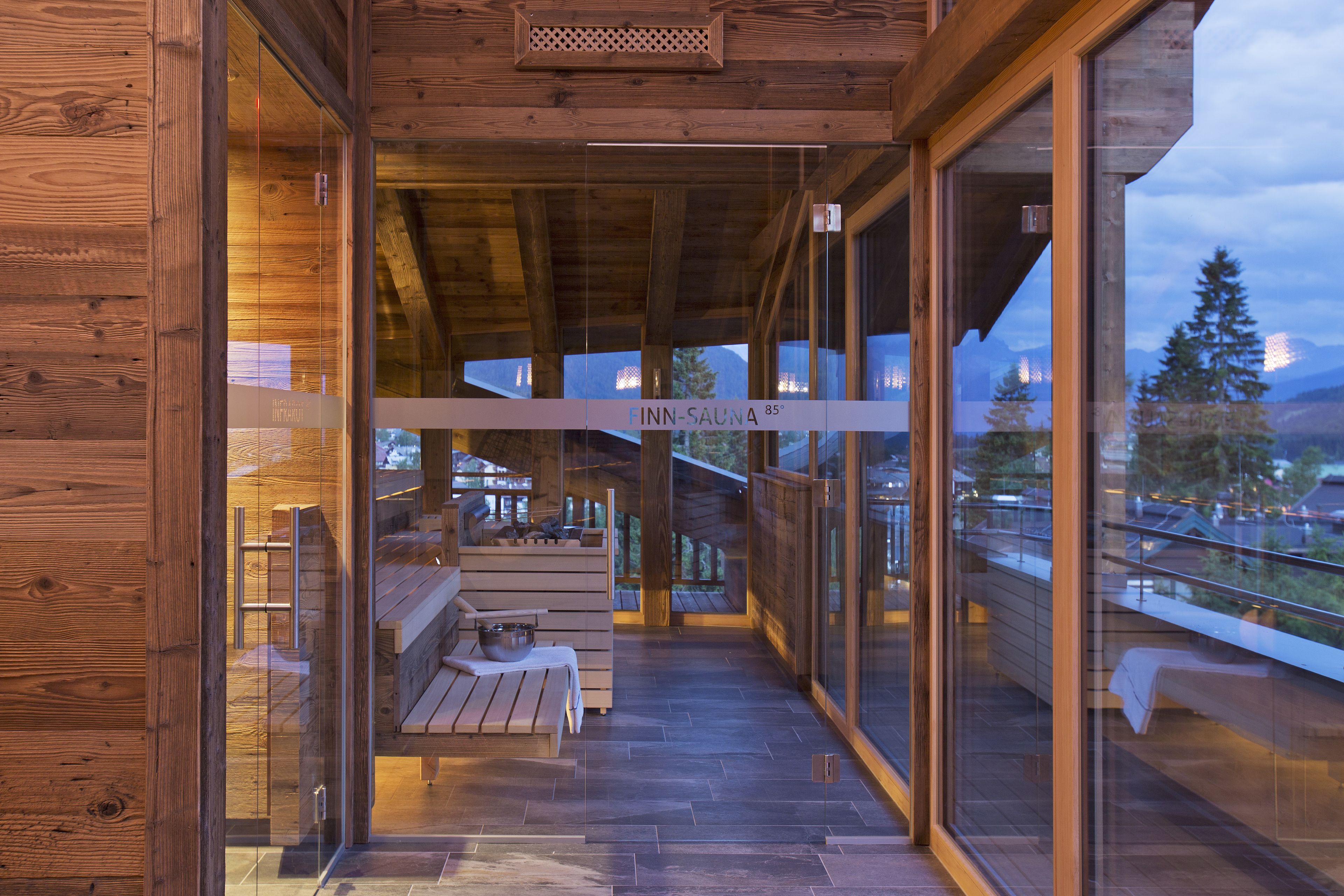 sauna, steam room, body treatments, body wraps, body scrubs, detox wraps