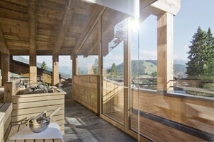 Un sauna, baño turco, tratamientos corporales, envolturas corporales