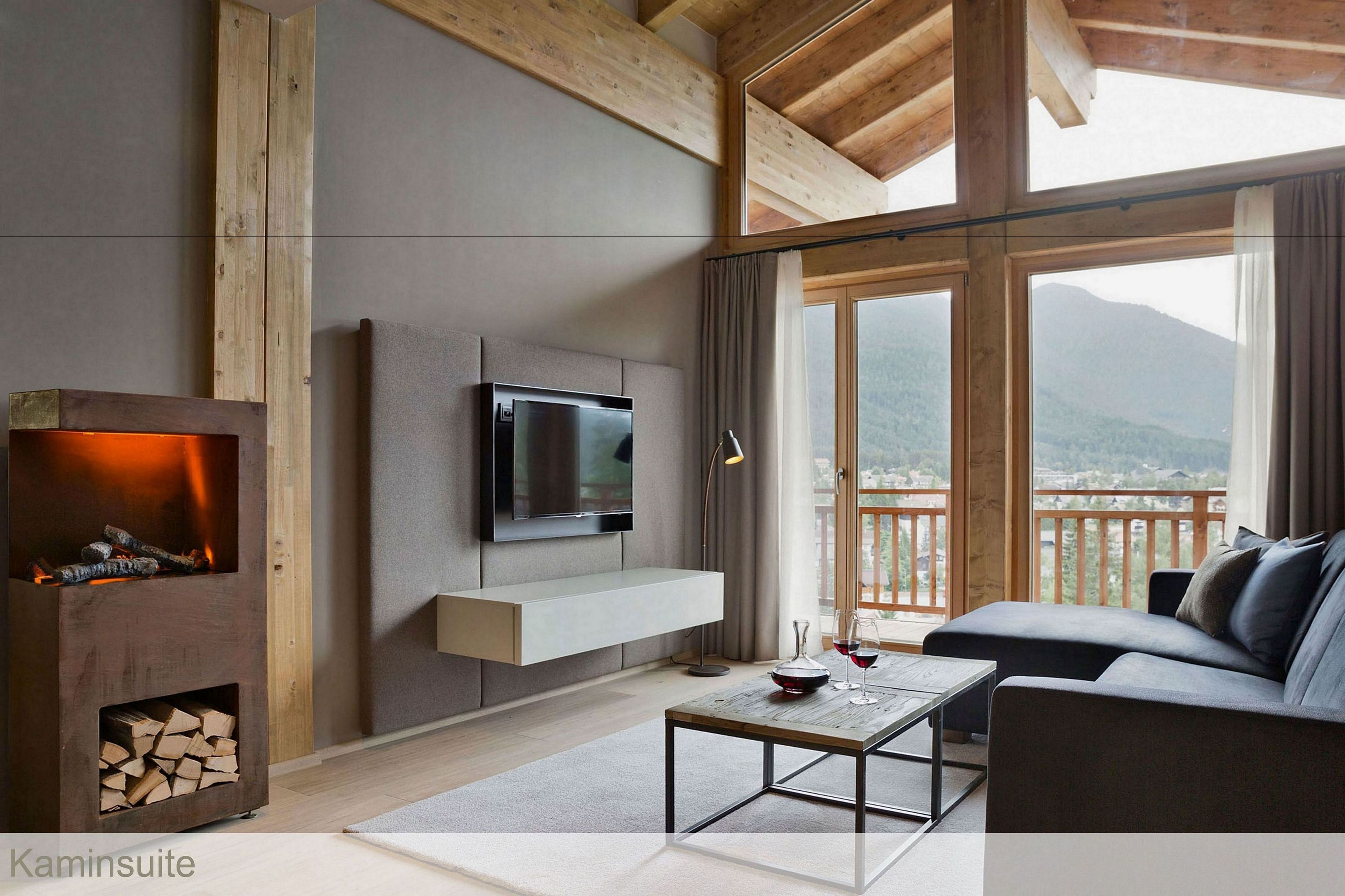 suite, 1 bedroom, mountain view, mountainside | 1 bedroom, hypo-allergenic bedding, minibar, in-room safe