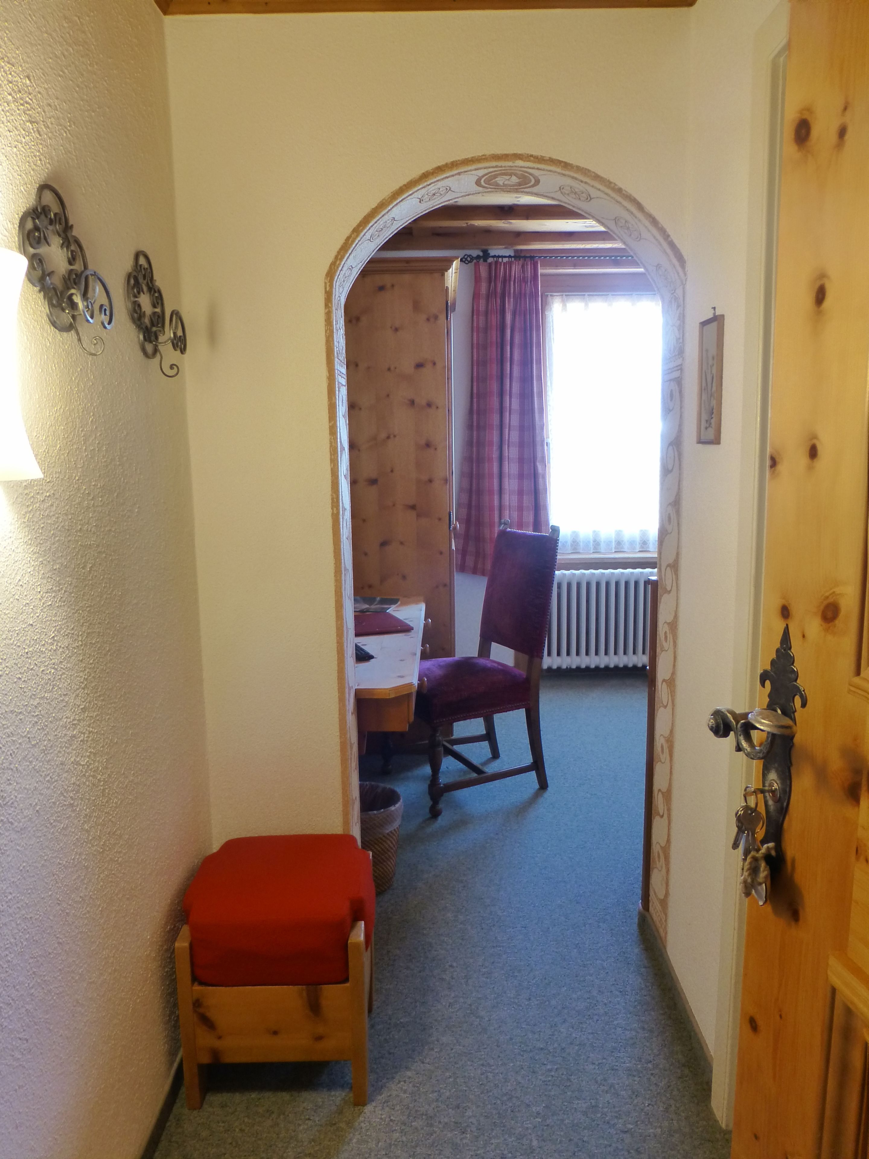 standard single room, mountain view | 1 bedroom, in-room safe, desk, free wifi