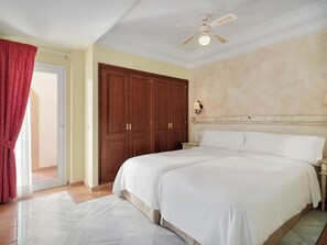 1 quarto, escrivaninha, cortinas blackout, Wi-Fi de cortesia
