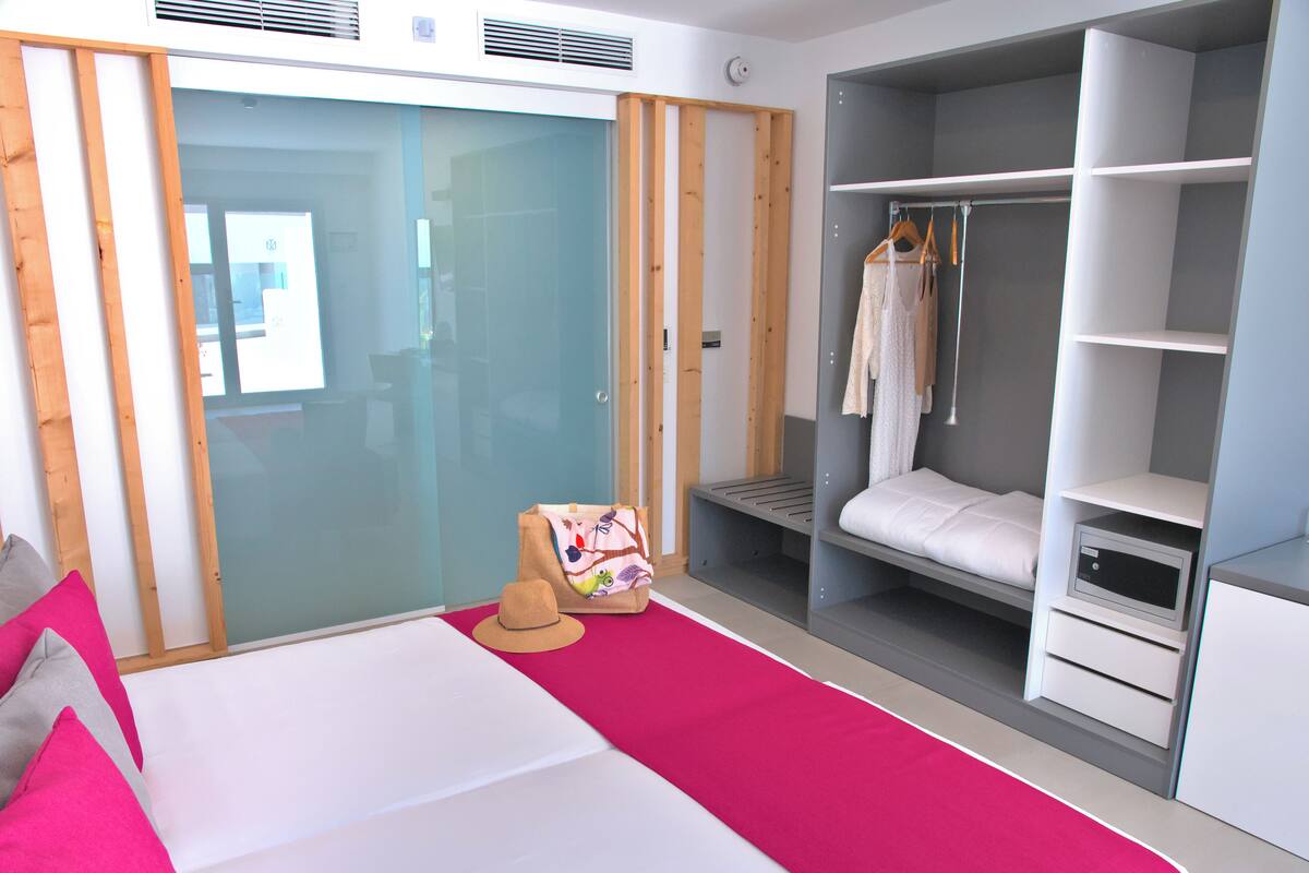 1 habitación, caja de seguridad en la habitación y cunas gratuitas