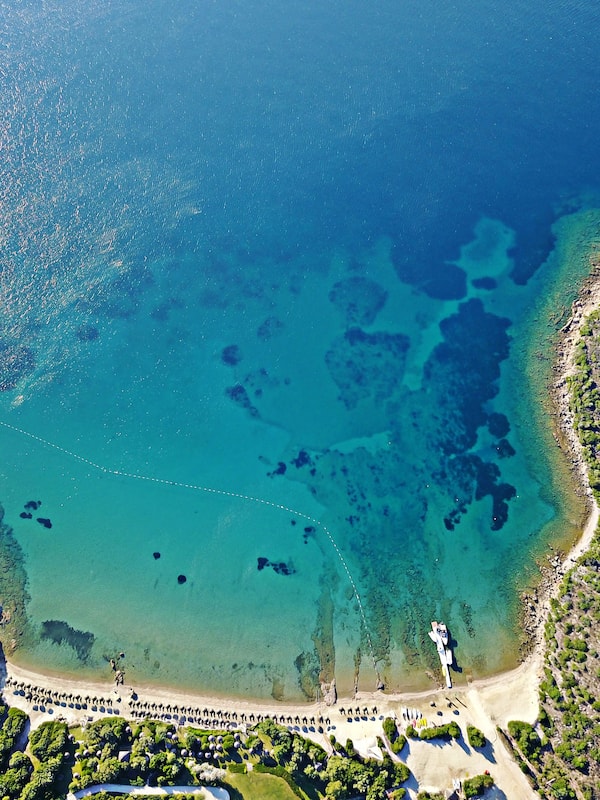 Private beach nearby, free beach shuttle, sun loungers, beach umbrellas
