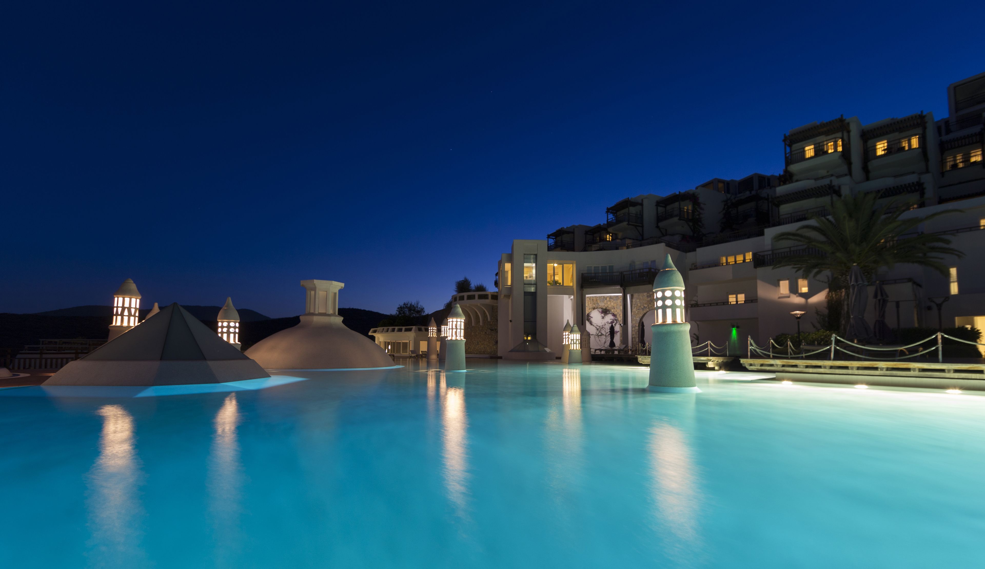 indoor pool, seasonal outdoor pool