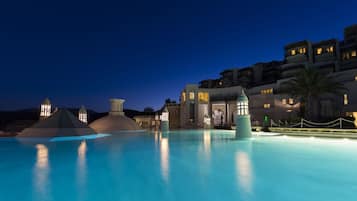 Indoor pool, seasonal outdoor pool