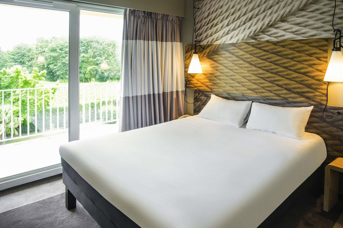 standard double room, 1 double bed | premium bedding, in-room safe, individually decorated
