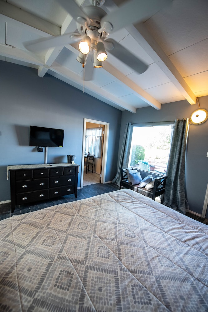 Harmony Motel by null