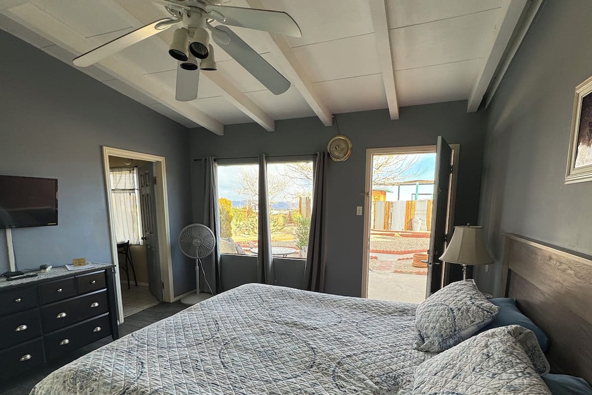 Individually decorated, desk, blackout curtains, free WiFi