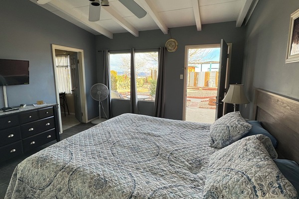 Deluxe king with full kitchen | Individually decorated, desk, blackout drapes, free WiFi
