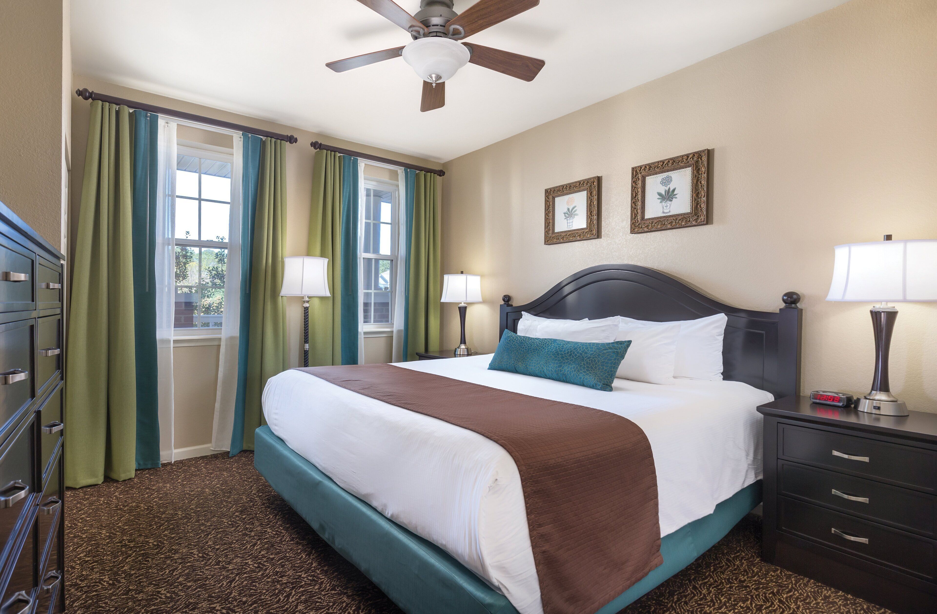 3 bedrooms, in-room safe, individually decorated, individually furnished