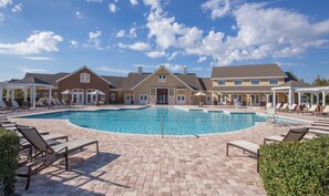 Indoor pool, 2 outdoor pools