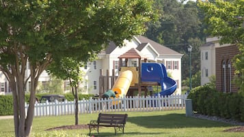 AuĂen-Kinderspielplatz