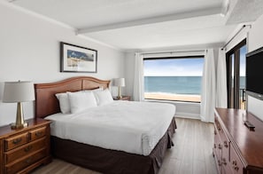 Camas con pillow-top, decoración personalizada y muebles diferentes 
