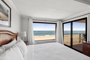 Pillow-top beds, individually decorated, individually furnished, desk