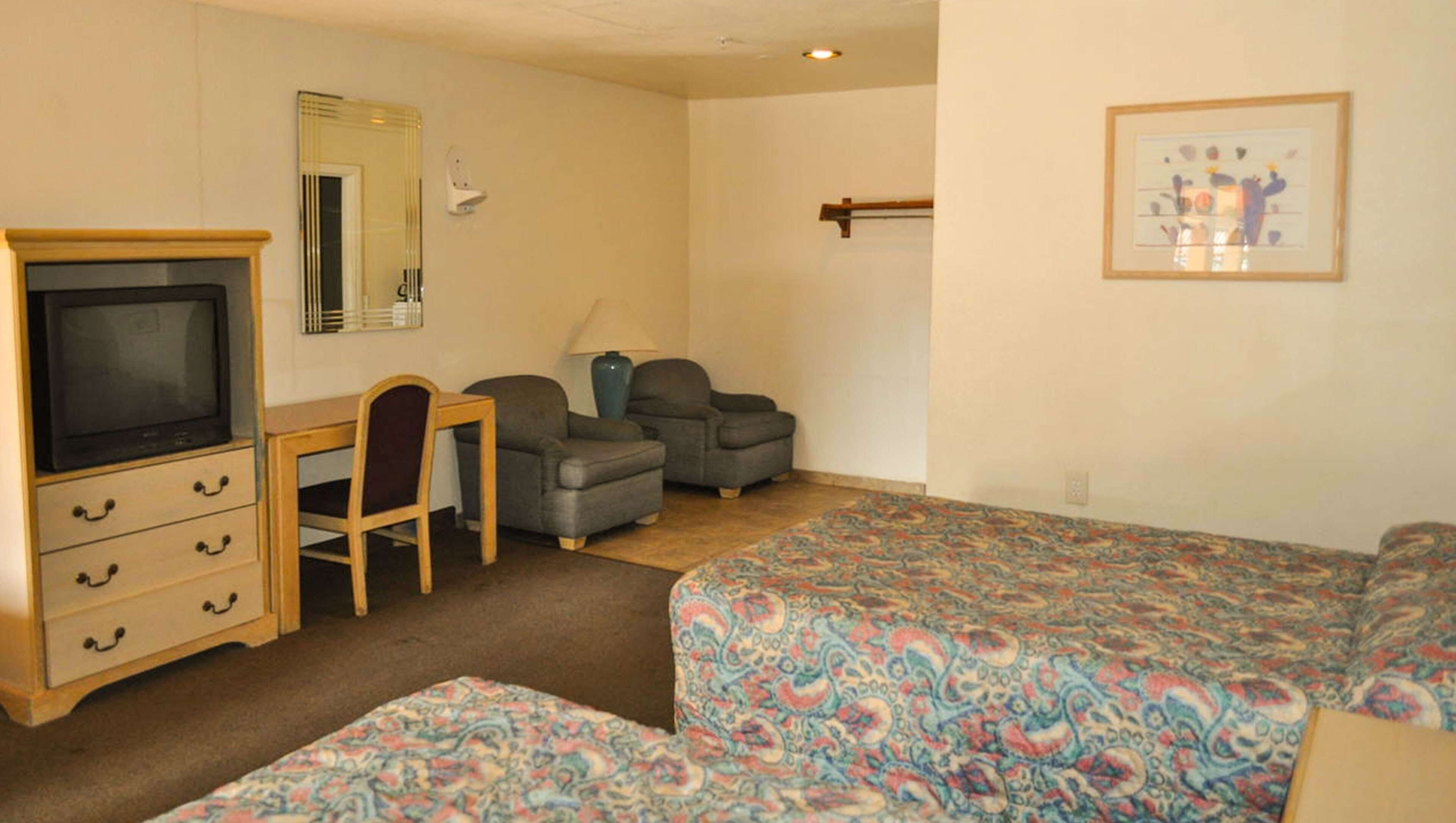 Photo - California Suites Motel