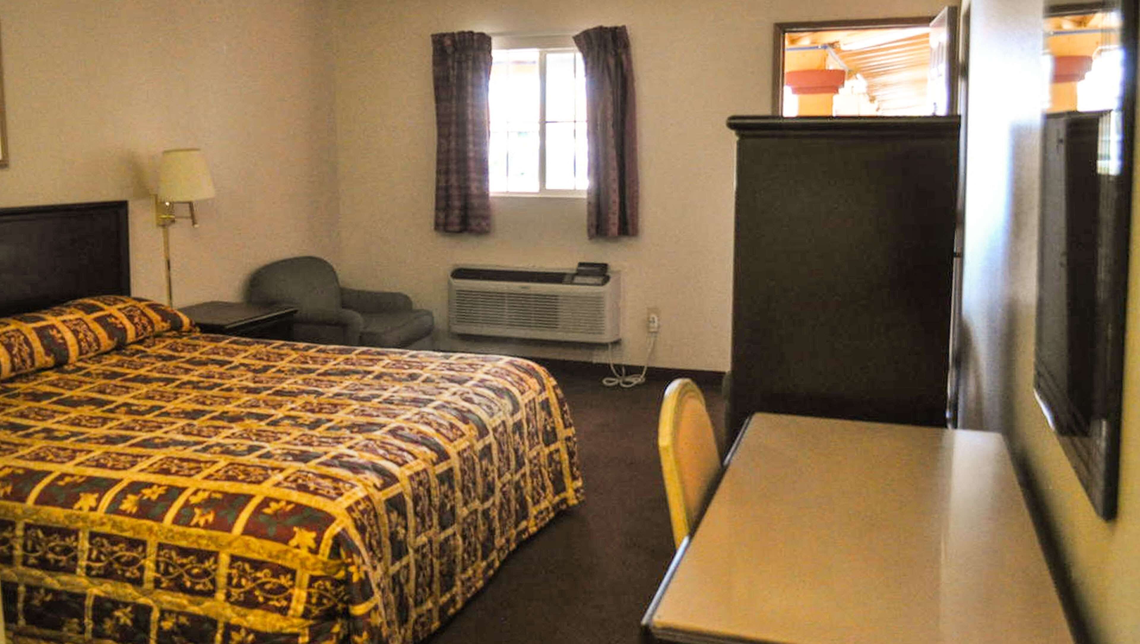 Photo - California Suites Motel