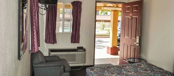 California Suites Motel