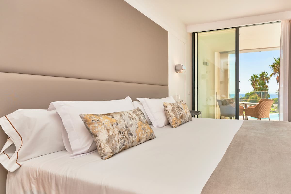 1 bedroom, minibar, in-room safe, desk