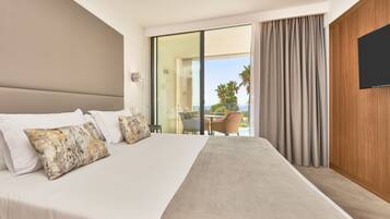 Suite, Private Pool | 1 bedroom, minibar, in-room safe, desk