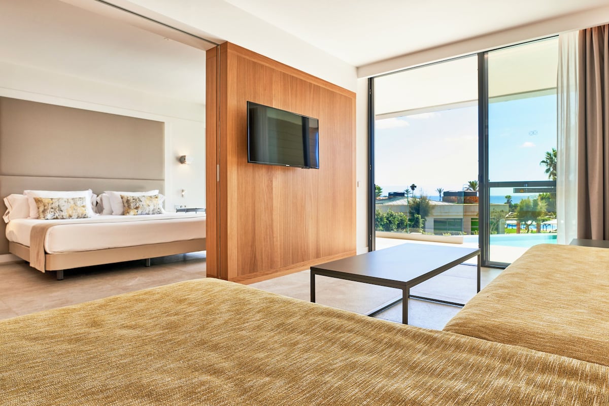 1 bedroom, minibar, in-room safe, desk
