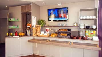 Dagelijks ontbijtbuffet (EUR 13.90 per persoon)