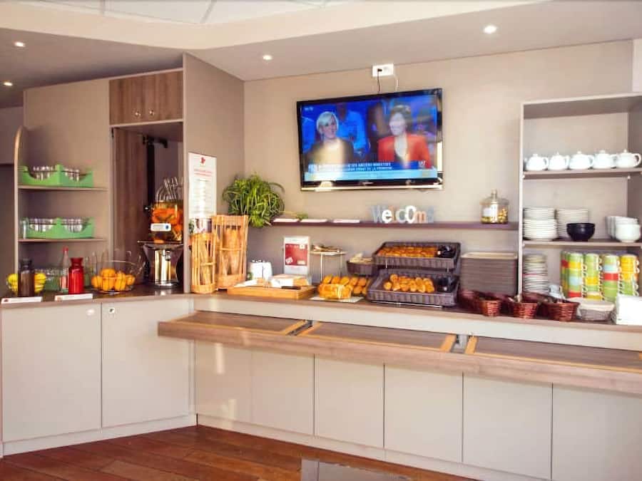 Daily buffet breakfast (EUR 13.90 per person)