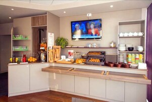 Daily buffet breakfast (EUR 13.90 per person)