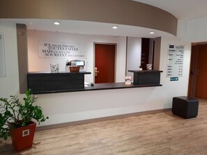 Lobby - Kyriad Tours - Joue les Tours (Joue-les-Tours)