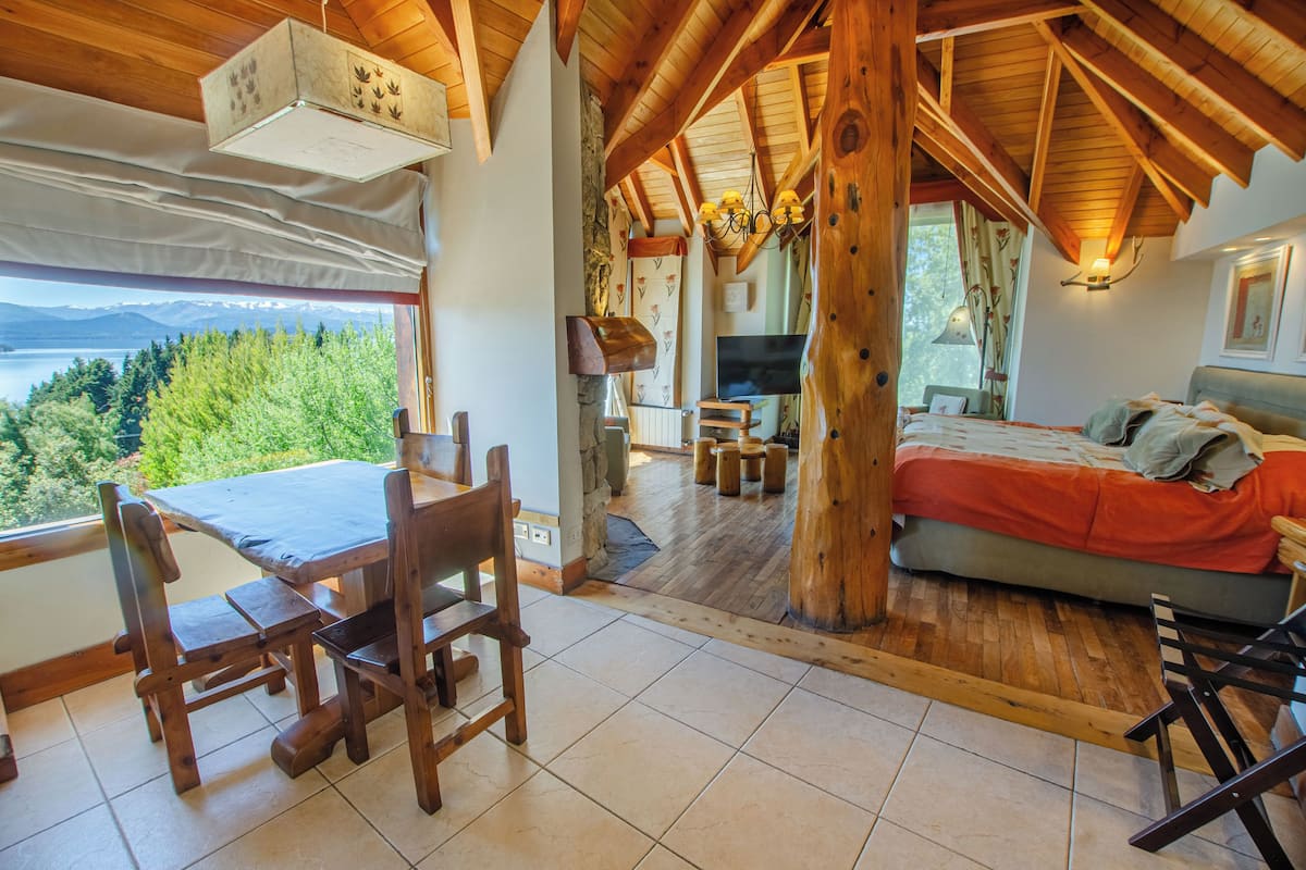 cabin, kitchenette, lake view (lodge) | 1 bedroom, premium bedding, down duvets, minibar