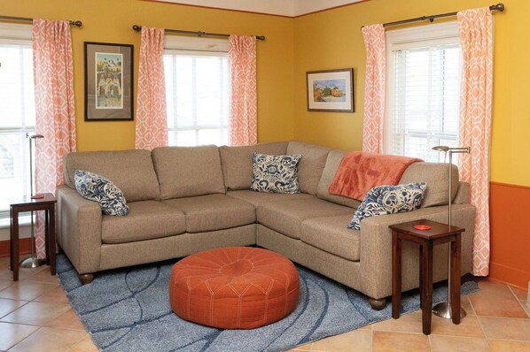 Suite, Non Smoking, Private Bathroom (Cottage or Suite) | Living room | Flat-screen TV, fireplace, DVD player - Hidden Garden Cottages & Suites (Saugatuck)