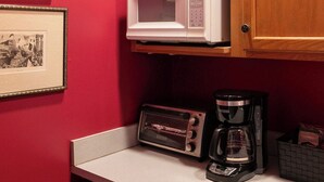 Suite, no fumadores, baño privado (Cottage or Suite) | Cocina privada | Cafetera o tetera, frigorífico pequeño y microondas