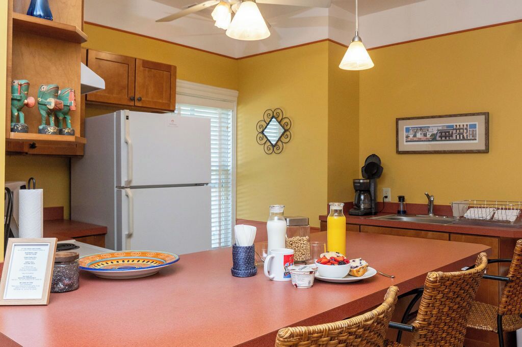Suite, Non Smoking, Private Bathroom (Cottage or Suite) | Premium bedding, soundproofing, iron/ironing board, WiFi (free)