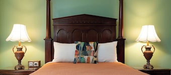 Hidden Garden Cottages & Suites
