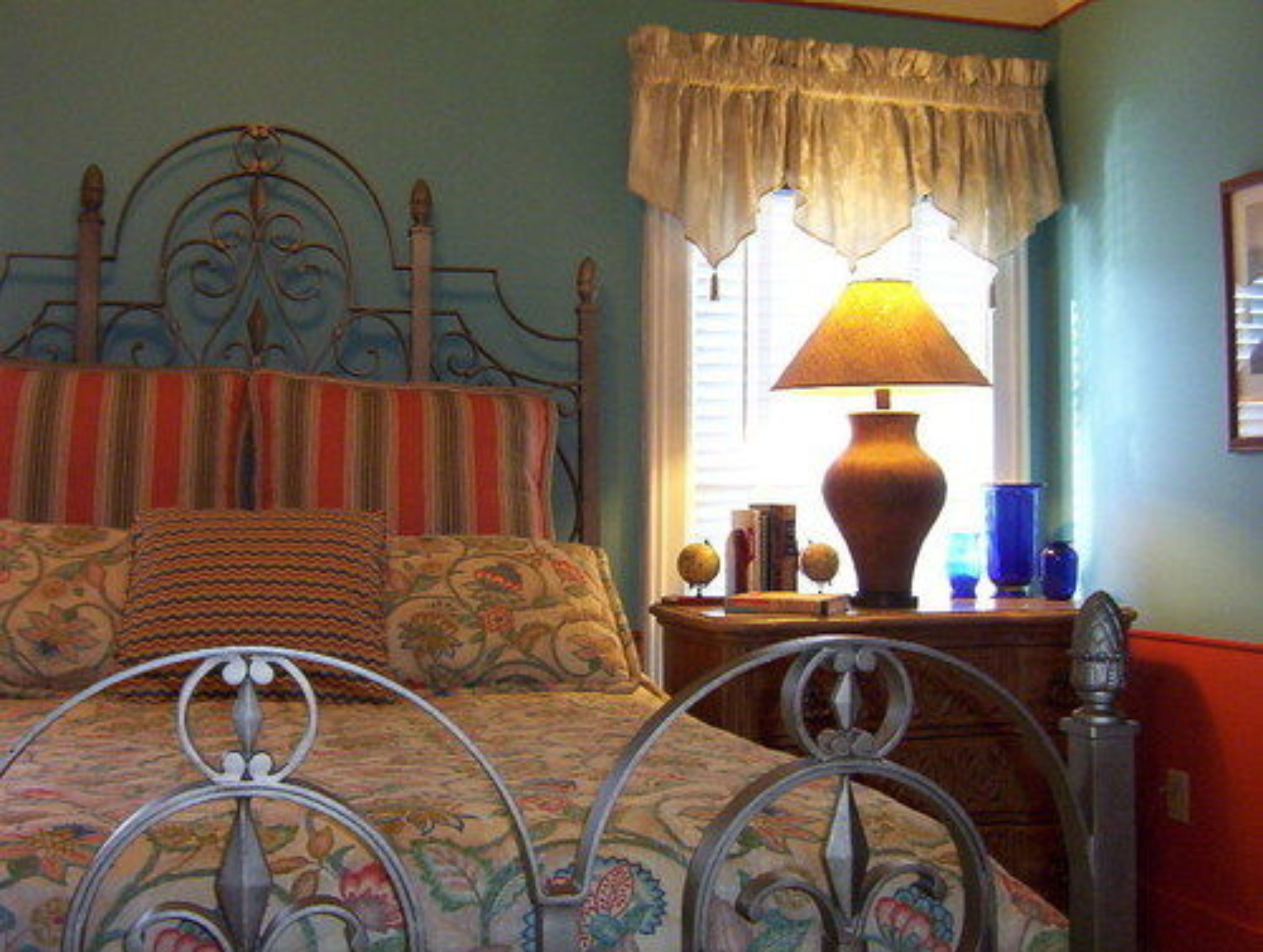 Suite, Non Smoking, Private Bathroom (Cottage or Suite) | Premium bedding, soundproofing, iron/ironing board, free WiFi